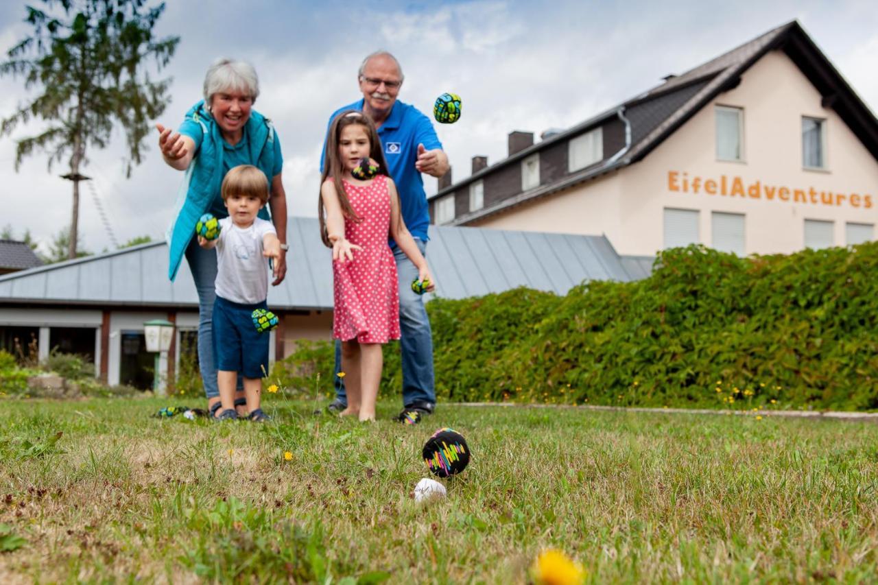 Appartementhaus Eifeladventures Berlingen エクステリア 写真